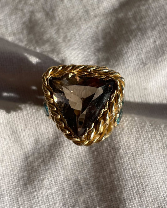 dettaglio del quarzo fumè dell'anello autumn di aneís