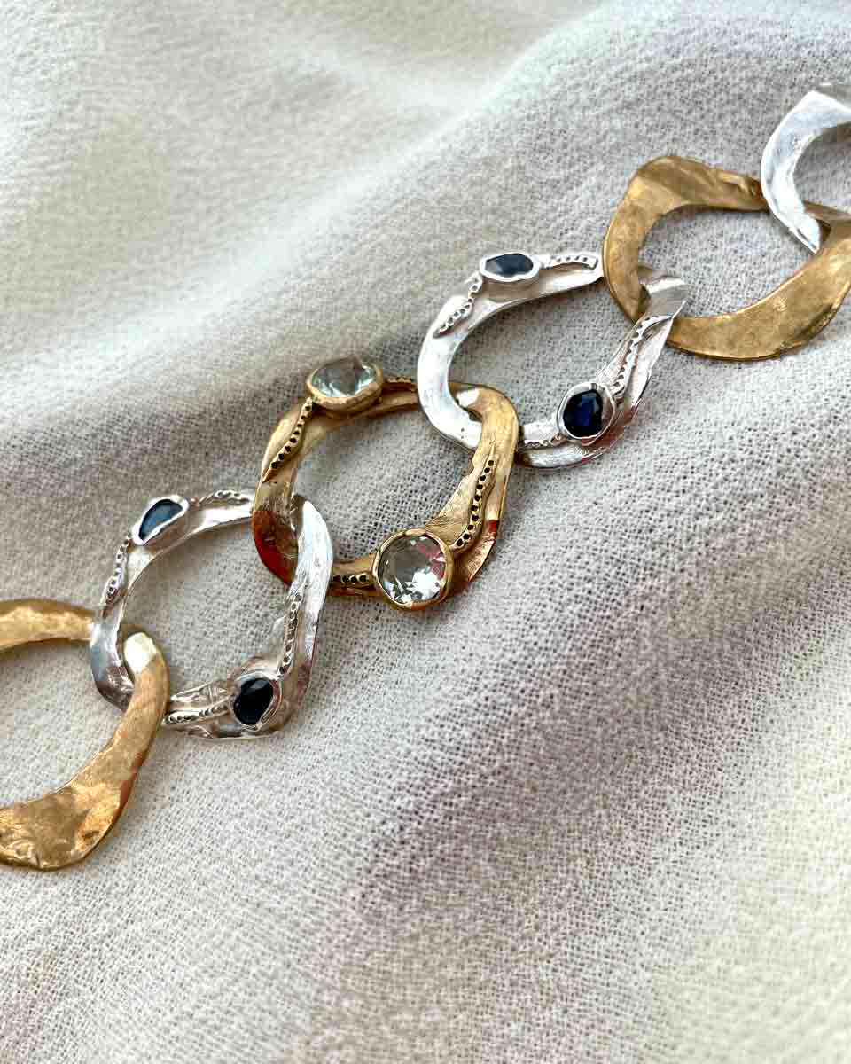 bracciale blues fatto interamente a mano da aneis jewelry in italia 